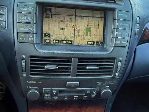 Used 2005 Lexus LS 430 RWD image 32