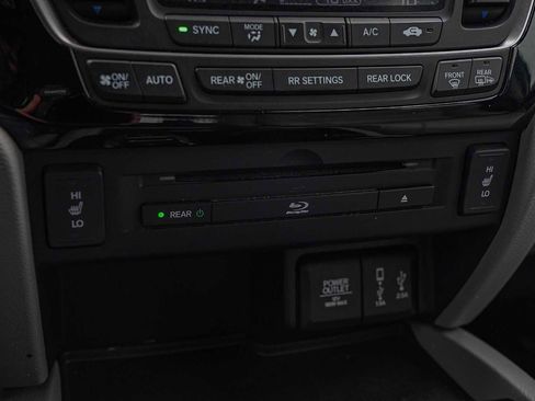 Used 2018 Honda Pilot Touring image 20