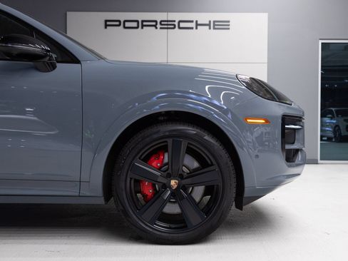 Certified 2026 Porsche Cayenne S AWD/4WD image 11