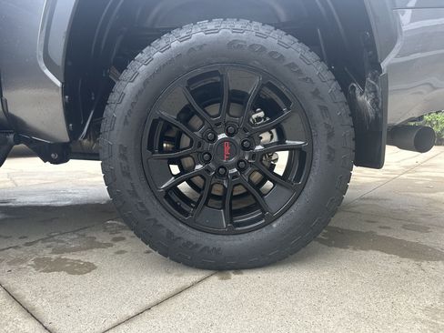 Used 2025 Toyota Tundra Limited w/ TRD Off-Road Package AWD/4WD image 33