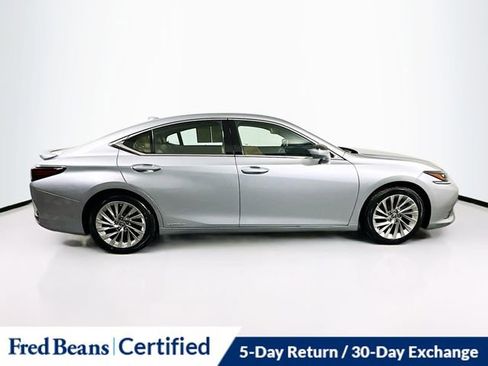 Used 2022 Lexus ES 300h Ultra Luxury image 9