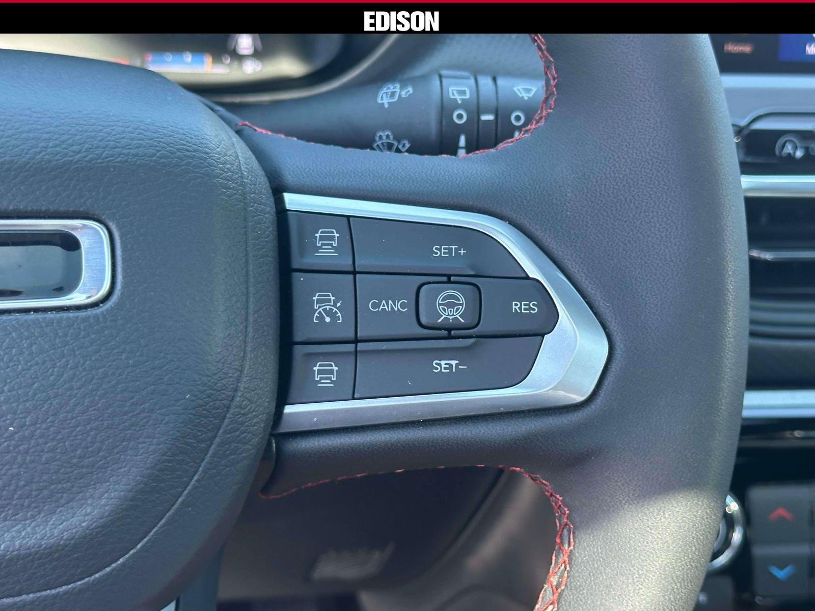 Used 2025 Jeep Compass Trailhawk w/ Trailhawk Elite Group AWD/4WD image 23