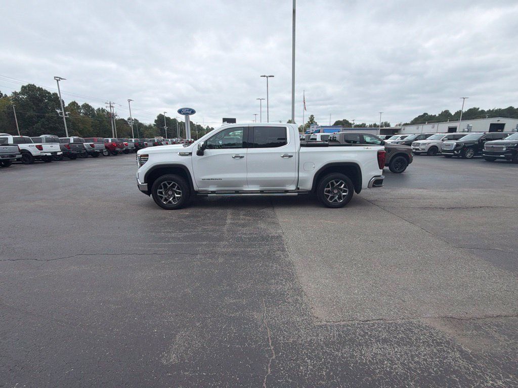 Used 2023 GMC Sierra 1500 SLT w/ SLT Premium Package AWD/4WD image 6