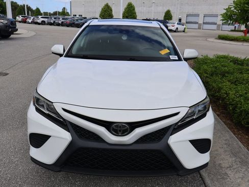 Used 2019 Toyota Camry SE image 5