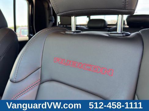 Used 2025 Jeep Gladiator Rubicon AWD/4WD image 11