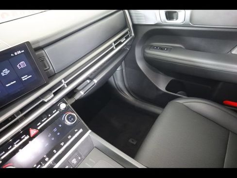 Used 2024 Hyundai Santa Fe SEL AWD/4WD image 17