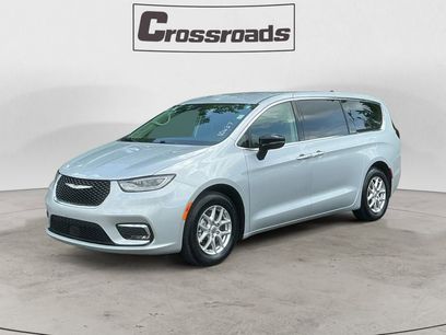 Used 2024 Chrysler Pacifica Touring-L