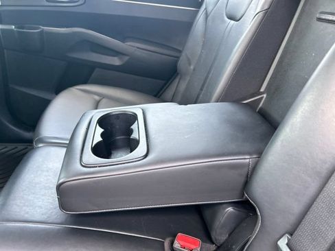 Used 2025 Kia Sorento S w/ Panoramic Sunroof Package FWD image 36