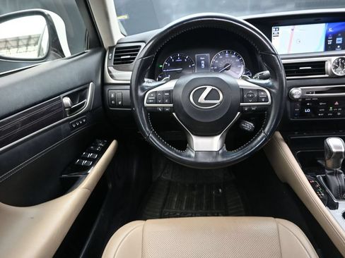 Used 2017 Lexus GS 350 w/ Preferred Accessory Package RWD image 29