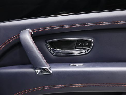 Used 2019 Bentley Bentayga AWD/4WD image 86