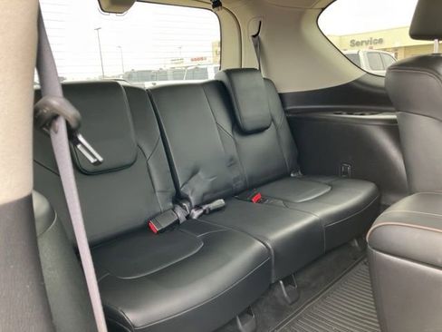 Used 2024 Nissan Armada Platinum w/ Captain's Chairs Package image 15