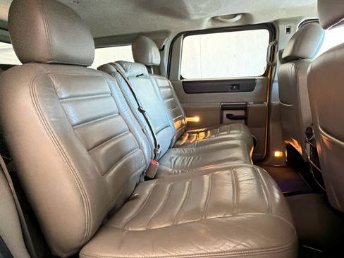 Used 2004 HUMMER H2 w/ Preferred Equipment Group AWD/4WD image 31