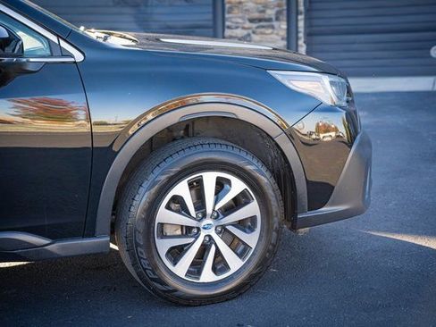 Used 2022 Subaru Outback Premium image 5