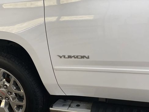 Used 2016 GMC Yukon SLT w/ Open Road Package image 10