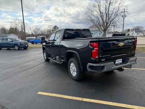 Used 2024 Chevrolet Silverado 2500 LTZ w/ LTZ Convenience Package image 6