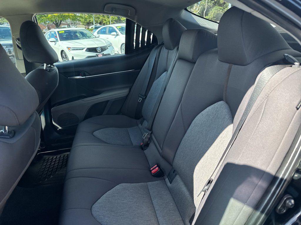 Used 2019 Toyota Camry LE FWD image 33