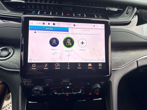 Used 2024 Jeep Grand Cherokee Limited 4xe image 25