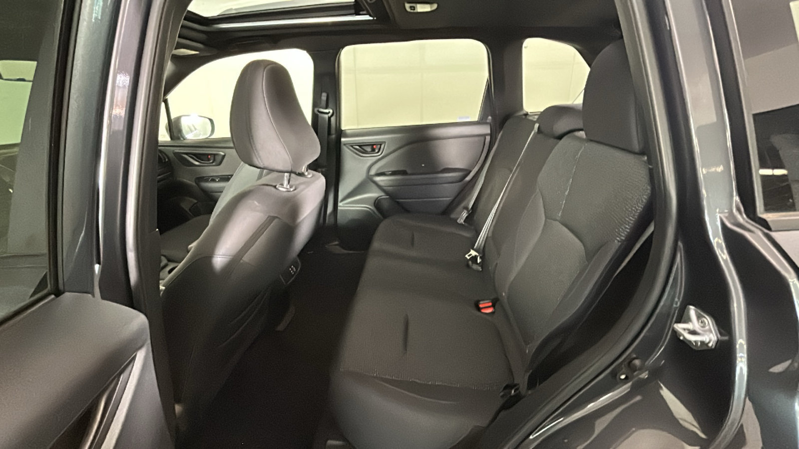 Used 2025 Subaru Forester Premium AWD/4WD image 32