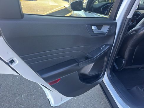 Used 2021 Ford Escape Titanium w/ Titanium Elite Package image 17