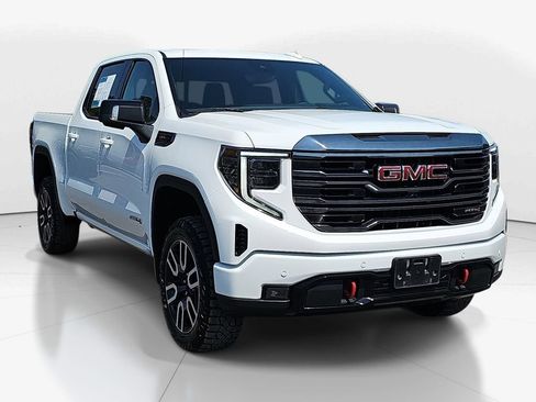 Used 2024 GMC Sierra 1500 AT4 w/ Technology Package AWD/4WD image 3