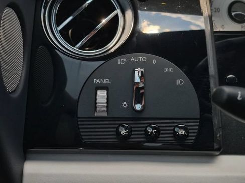 Used 2017 Rolls-Royce Wraith RWD image 32