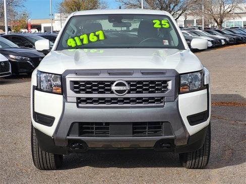 Used 2025 Nissan Frontier SV image 9