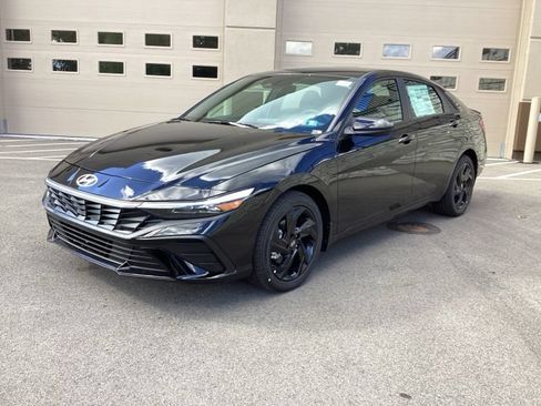 New 2026 Hyundai Elantra Sport FWD image 3
