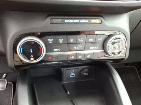 Used 2022 Ford Escape Titanium w/ Titanium Elite Package image 18