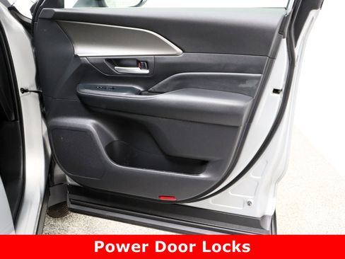 Certified 2025 Toyota Grand Highlander AWD image 38