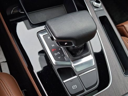 Certified 2025 Audi Q5 2.0T Premium Plus image 15