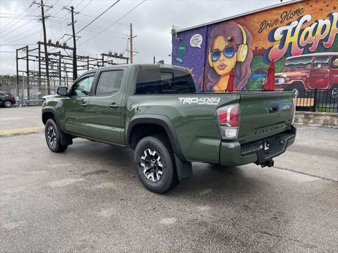 Used 2021 Toyota Tacoma TRD Off-Road w/ Technology Package AWD/4WD image 3