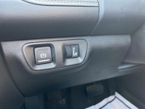 Used 2021 GMC Acadia SLE w/ Driver Convenience Package image 16