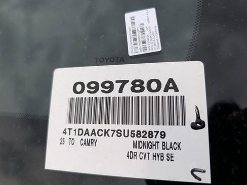 Used 2025 Toyota Camry SE w/ Convenience Package FWD image 34