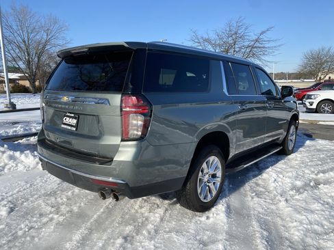 Used 2024 Chevrolet Suburban Premier image 7