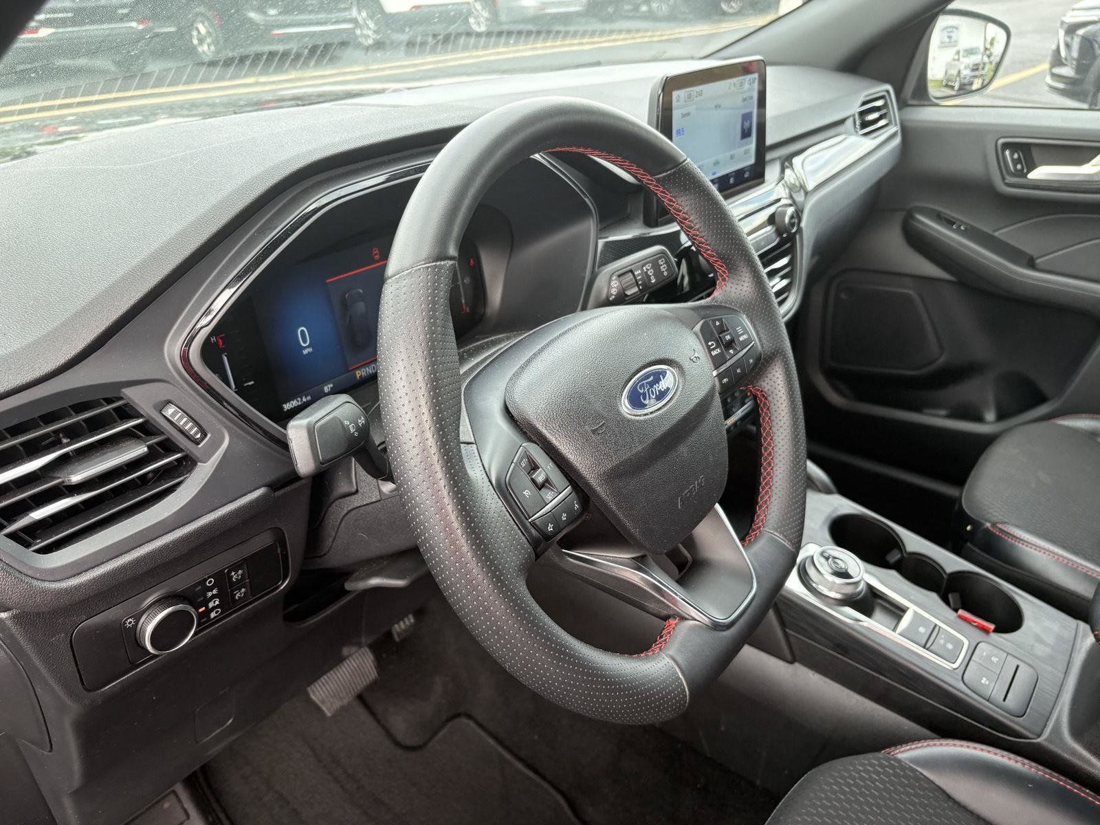 Used 2025 Ford Escape ST-Line FWD image 6