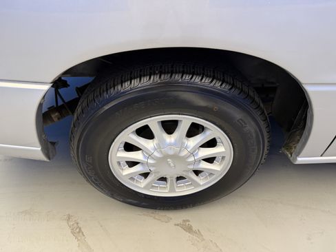 Used 2003 Ford Windstar LX FWD image 8
