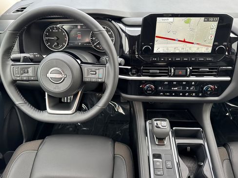 New 2025 Nissan Pathfinder SL image 17