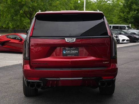 Used 2024 Cadillac Escalade V w/ LPO, ONYX Package AWD/4WD image 10