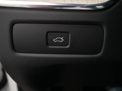 Used 2026 Volvo XC60 B5 Plus w/ Climate Package image 28