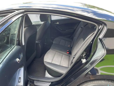 Used 2015 Kia Forte LX w/ Popular Package image 11