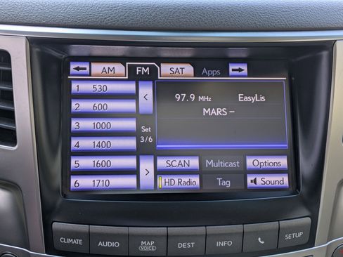 Used 2013 Lexus LX 570 4WD w/ Luxury Pkg w/Pre-crash image 22