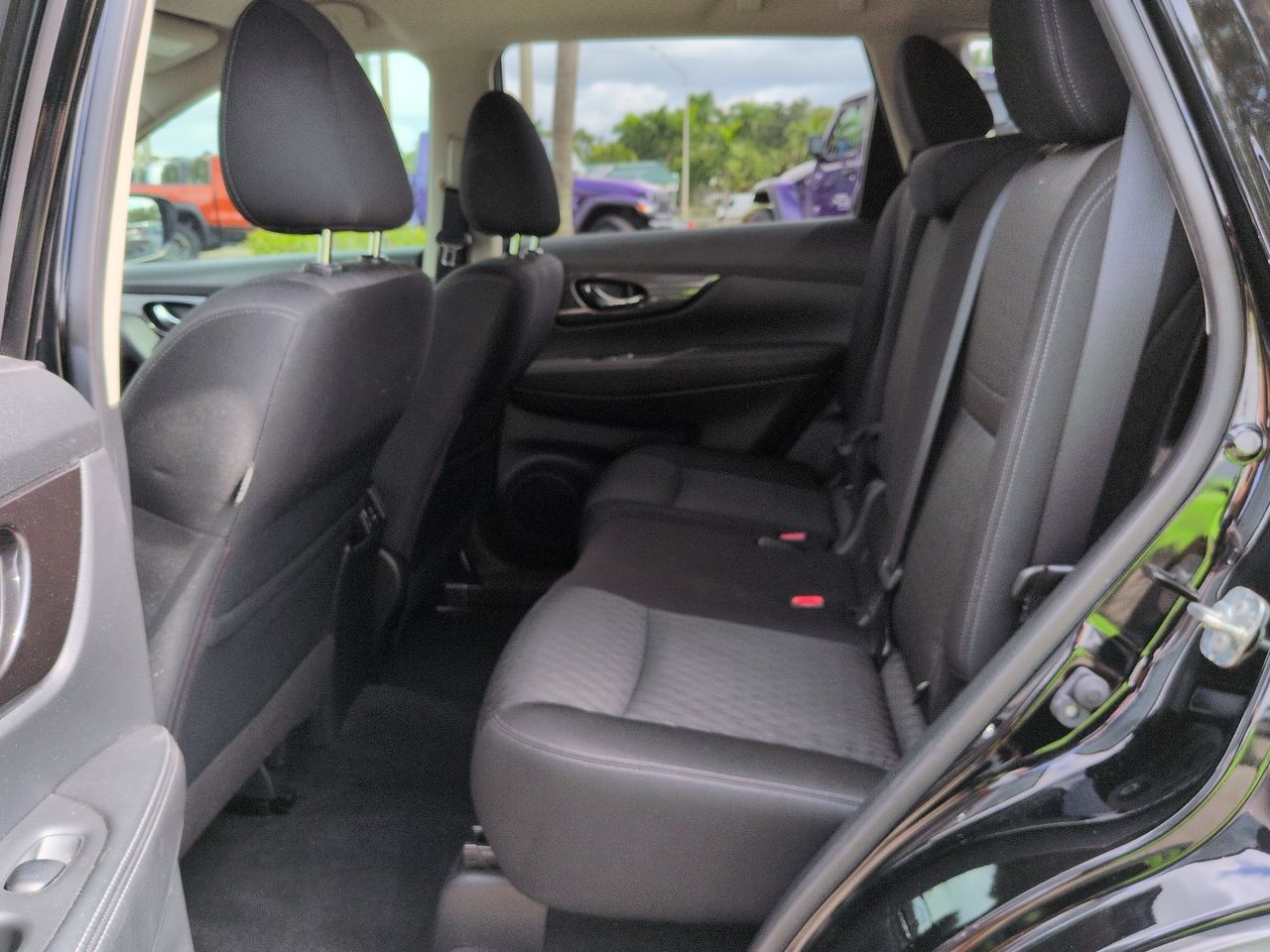 Used 2019 Nissan Rogue S w/ Special Edition Package FWD image 14