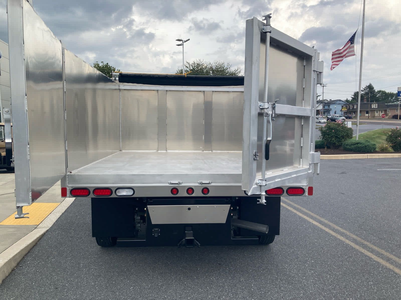 Used 2023 Ford F550 4x4 Regular Cab Super Duty image 17