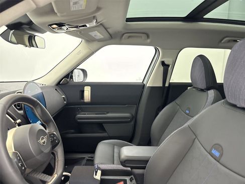 Used 2025 MINI Cooper Countryman S w/ Comfort Package Max image 24