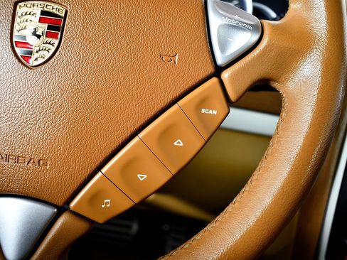 Used 2008 Porsche Cayenne GTS image 28