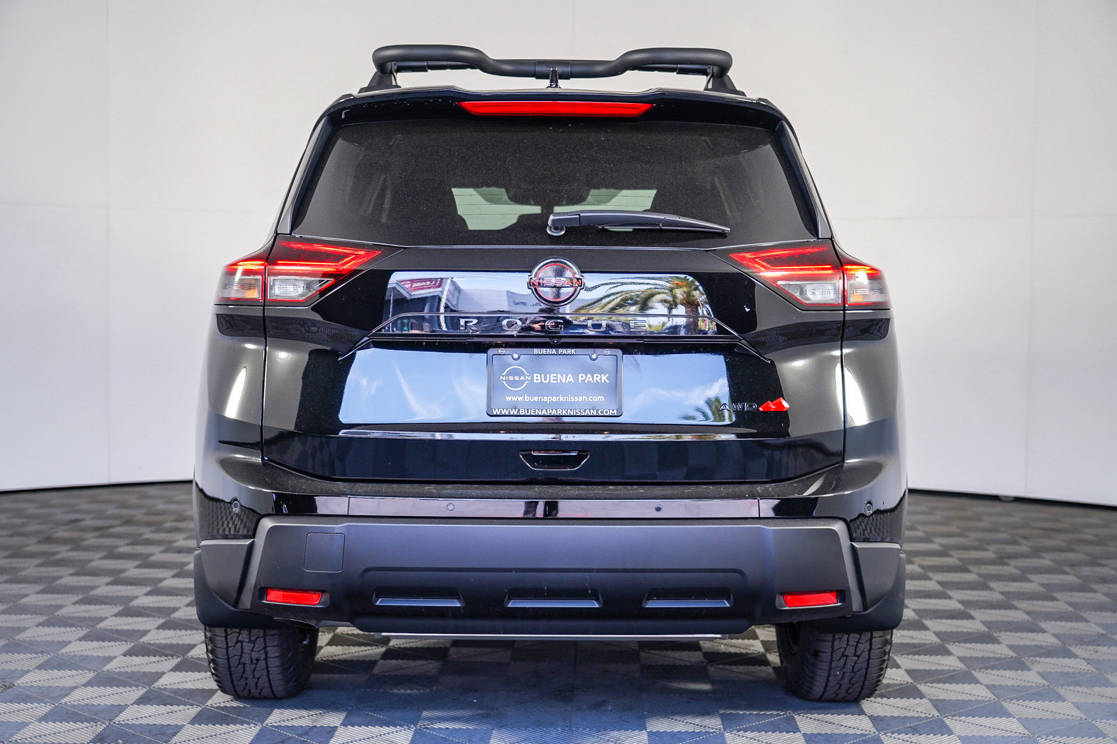 Used 2025 Nissan Rogue SV AWD/4WD image 5