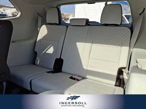 Used 2025 GMC Acadia Denali w/ Super Cruise Package image 15