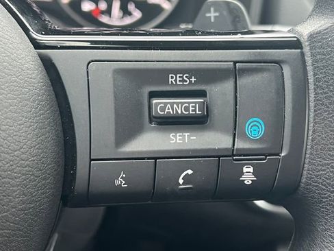 Used 2023 Nissan Rogue SV image 20