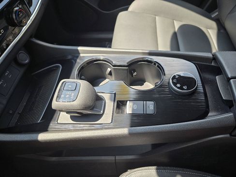 Used 2025 Nissan Rogue SL AWD/4WD image 22