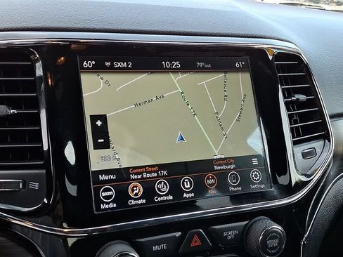 Used 2021 Jeep Grand Cherokee Limited AWD/4WD image 18